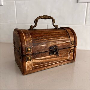 Wooden Chest Antique Brown Storage Box Jewelry, Keepsakes Watches